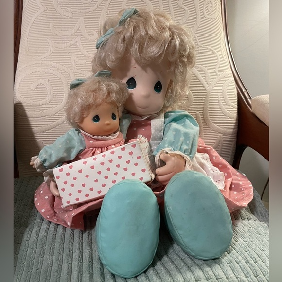 Vintage Precious Moments 16” Doll Milly and her new baby doll - Picture 7 of 9